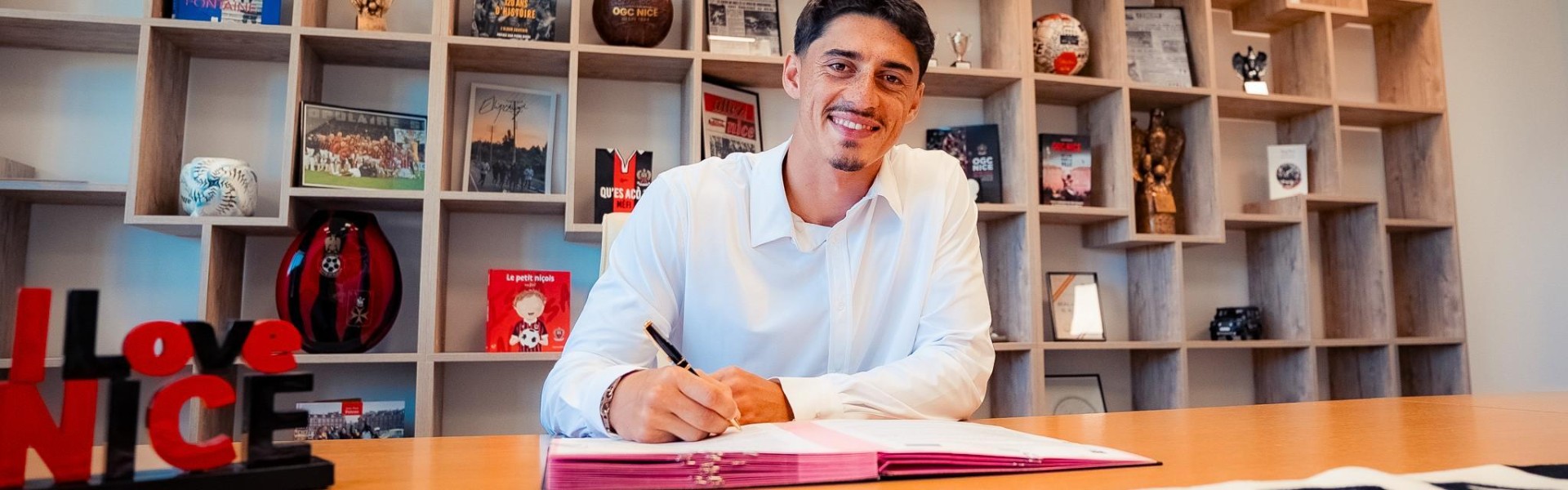 官方：本菲卡边锋蒂亚戈-戈维亚租借加盟尼斯